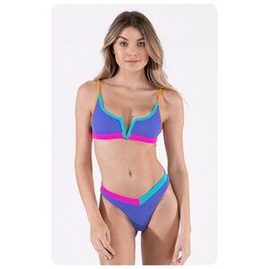 !! OneOne Jenna Bondi V-Wire Colorblock Bikini TOP sz M